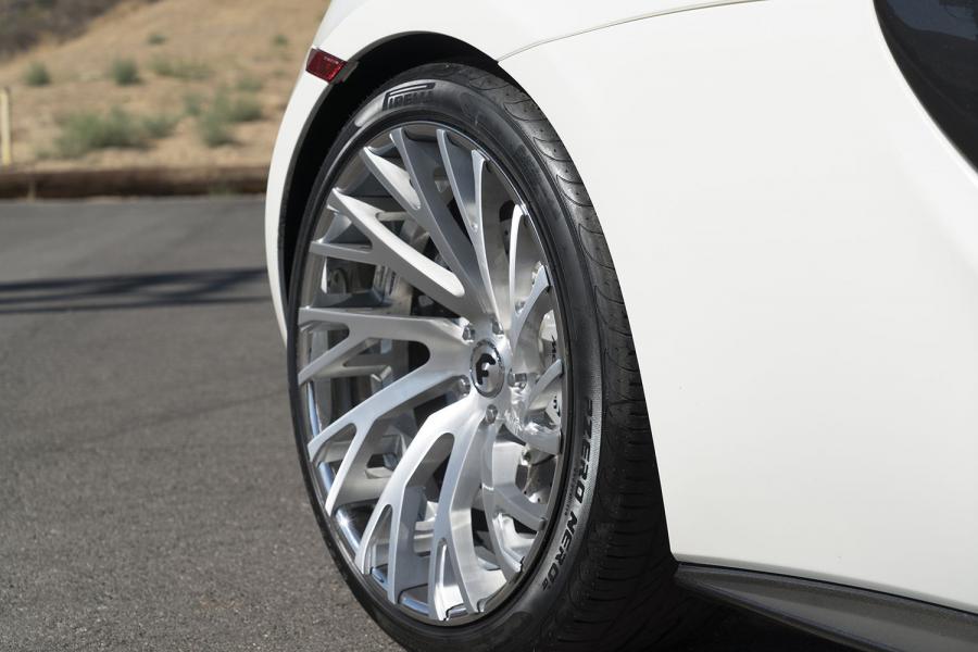Детали экстерьера McLaren 570GT on Forgiato Wheels (Sincro-ECL) 2016 года  (фото 8 из 9)